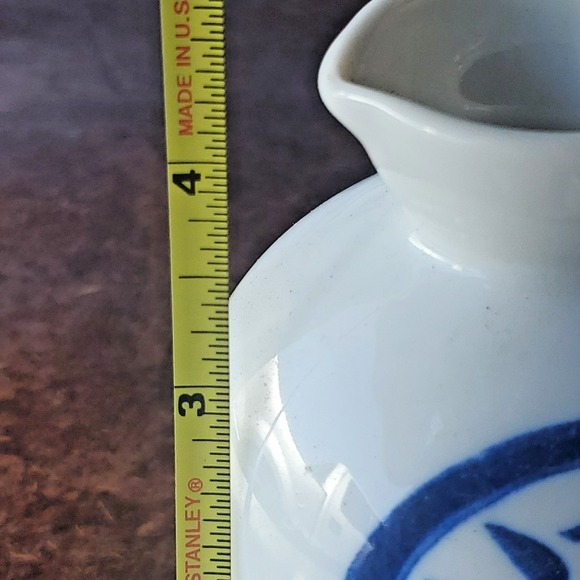 Saki Set With Four Cups Made In Japan White and Blue Ceramic VTG Bar Mancave - Picture 2 of 4